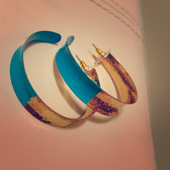 Earrings - Picture 2 of 4